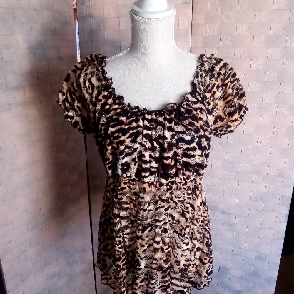 No Boundaries Size Misses  XXL 19 Leopard Print Lace Top
